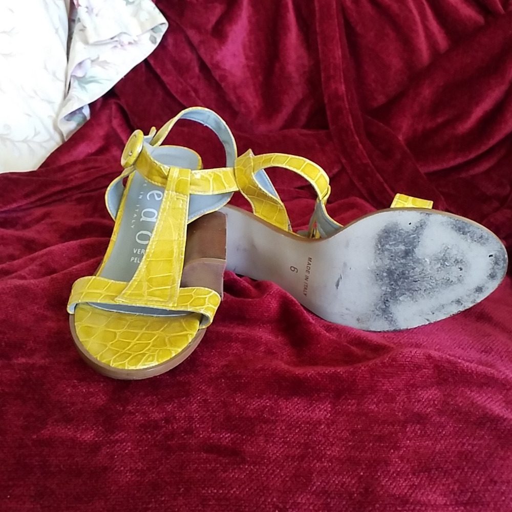 Shoes - Picture 2 of 3